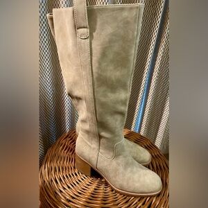 Fiona Knee-High Boots B O C BY BØRN, Natural Nubuck, Size 9